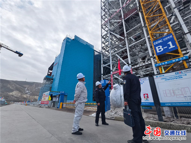 2026年2月24日伊宁县公安局民警深入辖区企业开展安全检查照片3