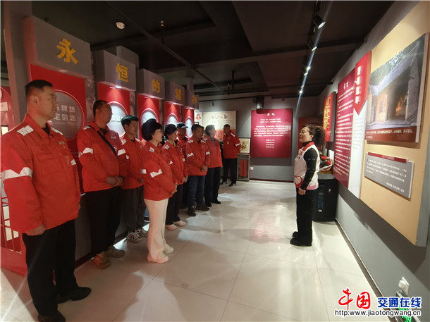 传承雷锋精神 践行初心使命——石河子公路事业发展中心泉水地养护所开展学雷锋系列活动1