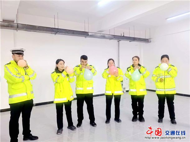 新疆叶城公安：心理团辅送教下基层 筑牢队伍“心”防线 (1)