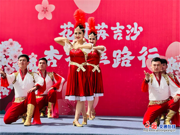 《丝路陶音》沉浸式舞台剧。娜扎凯提&nbsp;摄