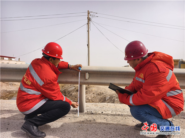 c1ad824655d33afbae59fc0e3a0a3bbb