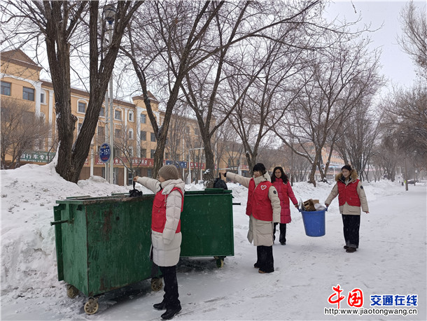 2026年3月3日，青河执法大队开展学雷锋志愿服务活动--环境整治3