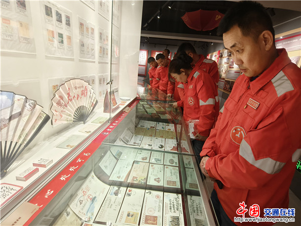 传承雷锋精神 践行初心使命——石河子公路事业发展中心泉水地养护所开展学雷锋系列活动2