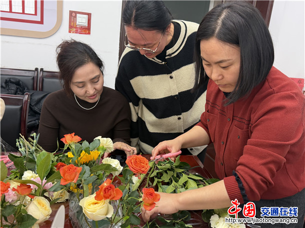 三八妇女节插花活动