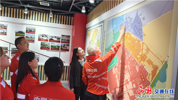 克拉玛依养护所参观克拉玛依区党群服务中心初心厅