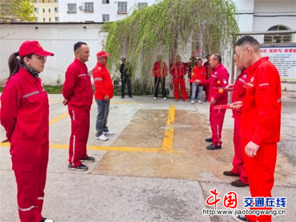 布尔津养护所五一活动--颠乒乓球竞赛图片