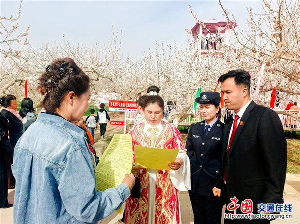 宣讲法律知识。县人民法院 供 - 副本