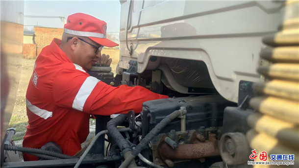 花园镇养护所圆满完成设备年检年审 助力全年公路养护1