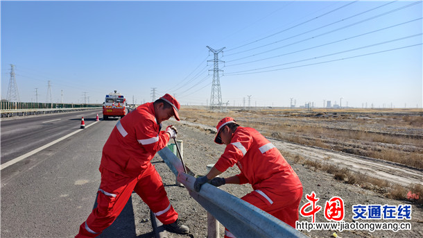 克拉玛依养护所更换护栏板