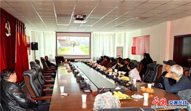 图：阿勒泰公路事业发展中心召开退休职工座谈会1