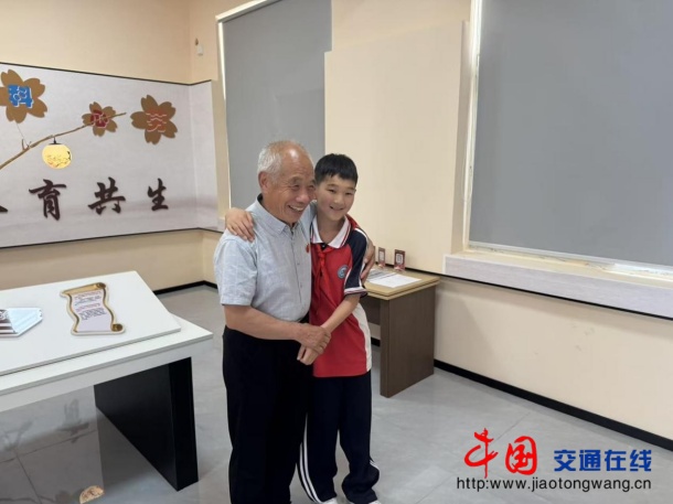 图片3.jpg 图片3.jpg