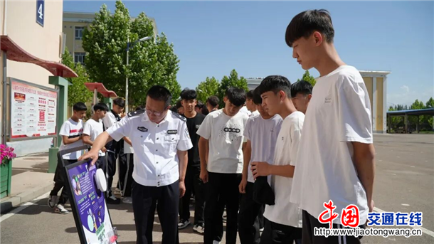 图片12 图片12